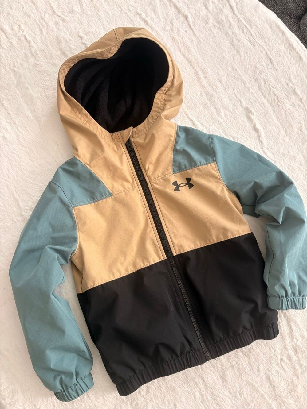 Under Armour Jacket kids size 4